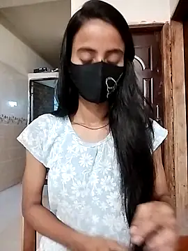 Snapshot of Ratri-Biswas chatting on November 2025 04:33:02 AM Ratri-Biswas online show from November 2025 04:33:02 AM