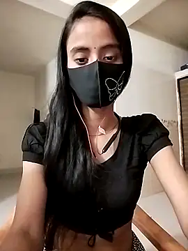 Snapshot of Ratri-Biswas chatting on November 2025 05:18:02 AM Ratri-Biswas online show from November 2025 05:18:02 AM