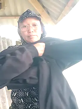 Snapshot of nui-show chatting on November 2025 04:34:02 AM nui-show online show from November 2025 04:34:02 AM