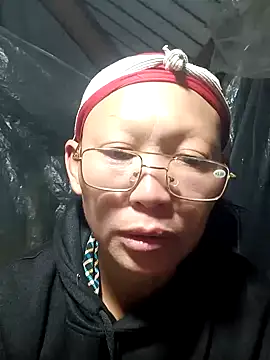 Snapshot of nui-show chatting on November 2025 01:43:01 PM nui-show online show from November 2025 01:43:01 PM