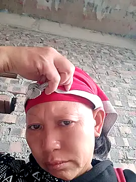 Snapshot of nui-show chatting on December 2025 01:00:01 AM nui-show online show from December 2025 01:00:01 AM