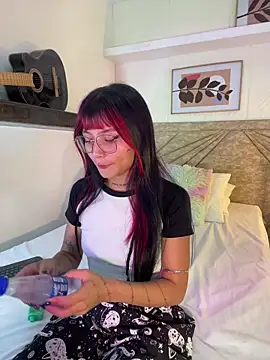 Emma duff online show from March 2026 07:53:02 PM