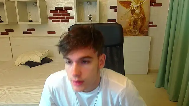 Snapshot of BradyFlint chatting on November 2025 05:17:02 AM BradyFlint online show from November 2025 05:17:02 AM