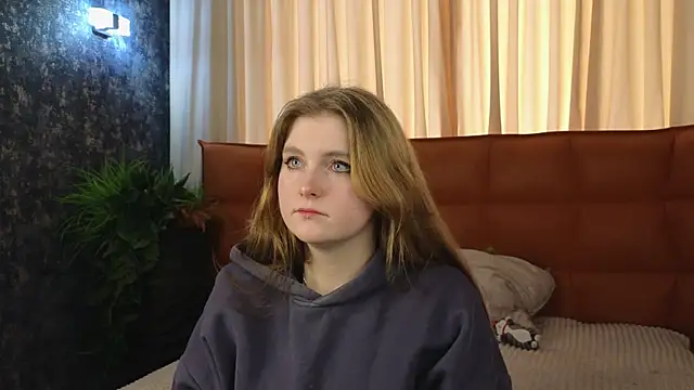 NightSaffron online show from November 2025 07:19:01 AM