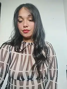 Snapshot of estrella_ruiz chatting on November 2025 07:36:02 PM estrella ruiz online show from November 2025 07:36:02 PM