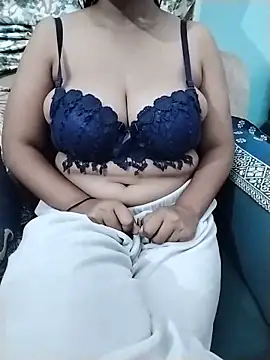 Lust QueenDeepti online show from May 2026 07:43:02 PM