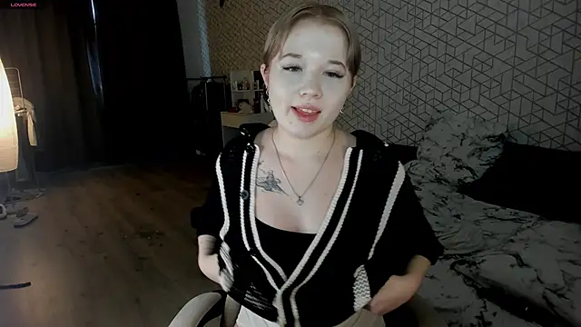 NayaValen online show from May 2026 03:15:01 AM