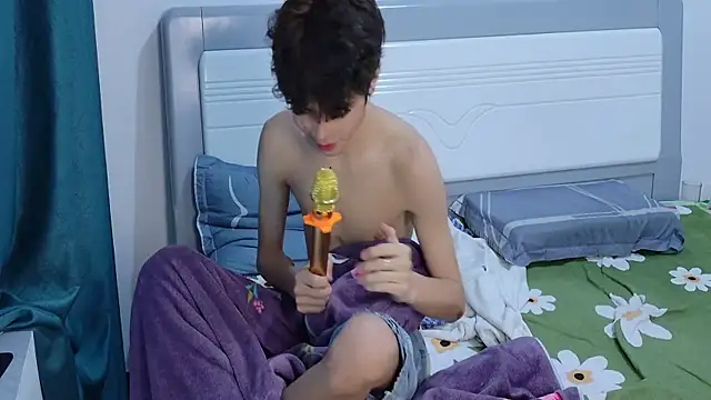 Stuffy-111 online show from October 2025 01:19:01 AM