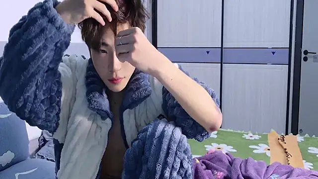 Stuffy-111 online show from October 2025 05:22:01 AM