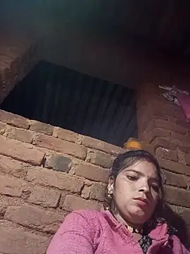 Snapshot of M-MAYA chatting on December 2025 05:30:01 PM M-MAYA online show from December 2025 05:30:01 PM