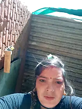 Snapshot of M-MAYA chatting on January 2026 07:00:01 AM M-MAYA online show from January 2026 07:00:01 AM