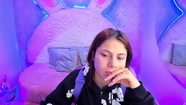 Snapshot of valentina_clk chatting on March 2026 01:13:02 PM valentina clk online show from March 2026 01:13:02 PM