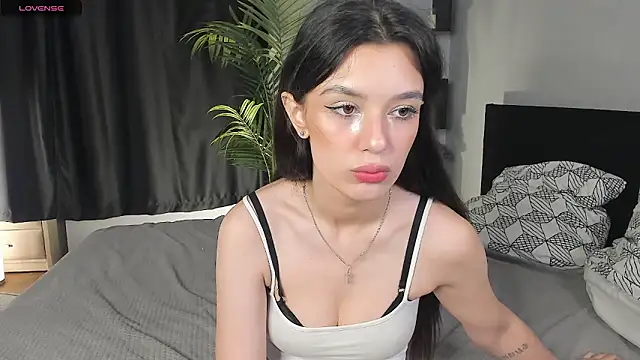 Snapshot of DemetraSadahiro chatting on November 2025 09:34:01 AM DemetraSadahiro online show from November 2025 09:34:01 AM