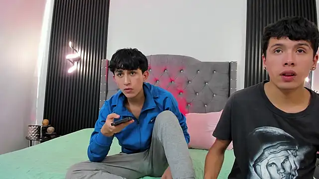 Snapshot of hoot_booys_ chatting on October 2025 03:38:02 PM hoot booys online show from October 2025 03:38:02 PM