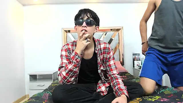 Snapshot of hoot_booys_ chatting on November 2025 08:08:02 PM hoot booys online show from November 2025 08:08:02 PM