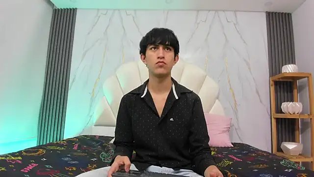 Snapshot of hoot_booys_ chatting on December 2025 07:33:02 PM hoot booys online show from December 2025 07:33:02 PM