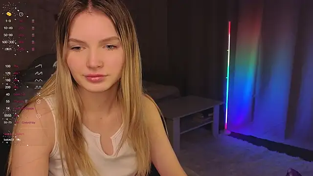 Snapshot of EvelynSin chatting on November 2025 11:57:02 AM EvelynSin online show from November 2025 11:57:02 AM