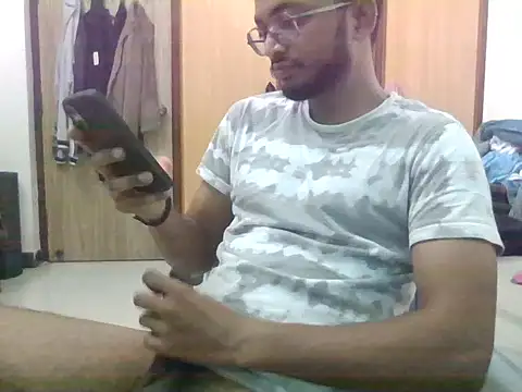 Snapshot of ramsy1982 chatting on October 2025 08:37:02 PM ramsy1982 online show from October 2025 08:37:02 PM