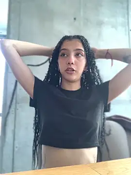 Snapshot of MiaaCute- chatting on November 2025 09:48:02 PM MiaaCute- online show from November 2025 09:48:02 PM