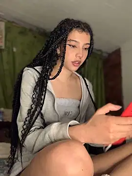 Snapshot of MiaaCute- chatting on November 2025 01:04:01 AM MiaaCute- online show from November 2025 01:04:01 AM