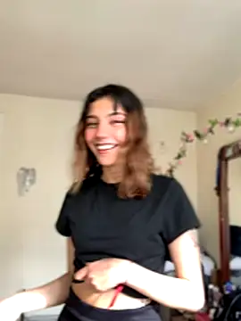 Snapshot of MiaaCute- chatting on December 2025 08:59:02 PM MiaaCute- online show from December 2025 08:59:02 PM