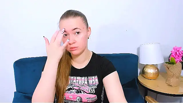 LeaNaughty online show from November 2025 06:41:02 AM