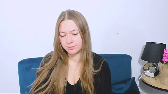 LeaNaughty online show from November 2025 07:41:02 AM