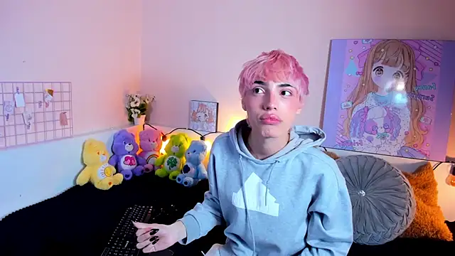 Snapshot of Strawberry_Kitty_ chatting on October 2025 04:02:01 AM Strawberry Kitty online show from October 2025 04:02:01 AM