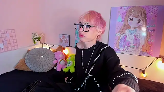 Snapshot of Strawberry_Kitty_ chatting on October 2025 03:32:02 AM Strawberry Kitty online show from October 2025 03:32:02 AM