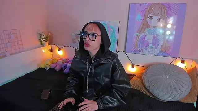 Snapshot of Strawberry_Kitty_ chatting on November 2025 03:30:02 AM Strawberry Kitty online show from November 2025 03:30:02 AM