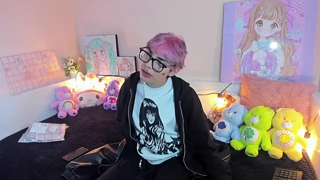 Snapshot of Strawberry_Kitty_ chatting on November 2025 04:05:01 AM Strawberry Kitty online show from November 2025 04:05:01 AM