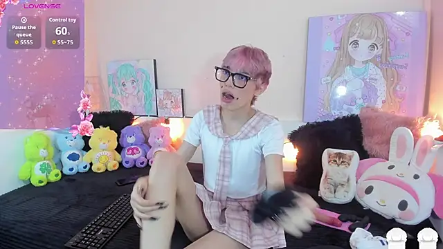 Snapshot of Strawberry_Kitty_ chatting on December 2025 04:51:02 AM Strawberry Kitty online show from December 2025 04:51:02 AM