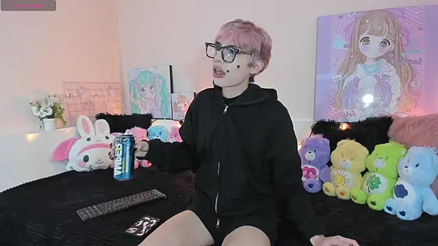 Snapshot of Strawberry_Kitty_ chatting on December 2025 04:30:01 AM Strawberry Kitty online show from December 2025 04:30:01 AM