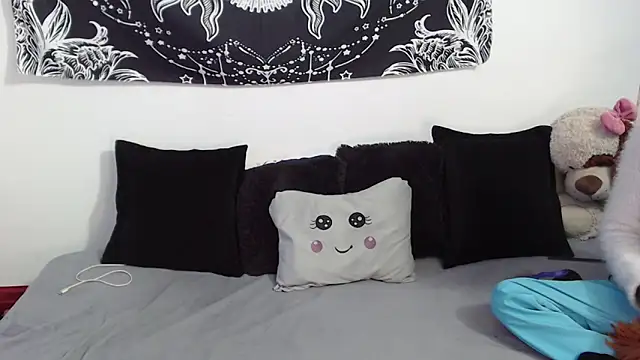 emily n abby online show from November 2025 02:27:02 PM