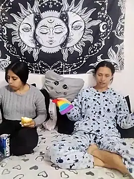emily n abby online show from April 2026 01:53:02 PM
