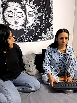 emily n abby online show from June 2026 01:39:02 PM