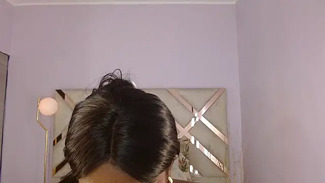 Maiacharris  online show from June 2026 12:14:01 PM