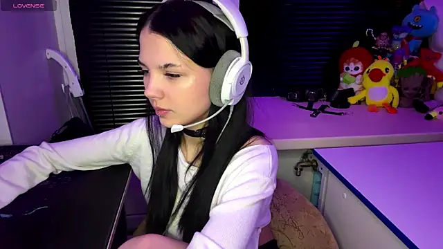 Snapshot of HanaMantanaDell chatting on October 2025 02:07:01 PM HanaMantanaDell online show from October 2025 02:07:01 PM