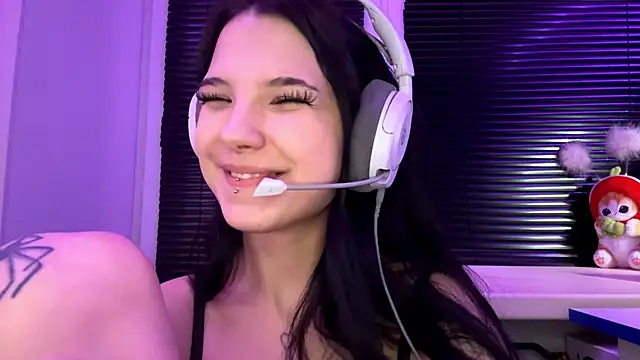 Snapshot of HanaMantanaDell chatting on December 2025 07:53:02 PM HanaMantanaDell online show from December 2025 07:53:02 PM