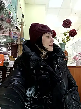 Snapshot of Luna_7777 chatting on February 2026 01:18:02 PM Luna 7777 online show from February 2026 01:18:02 PM