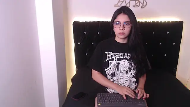 Snapshot of evelyn_kitty_ chatting on November 2025 12:54:01 AM evelyn kitty  online show from November 2025 12:54:01 AM