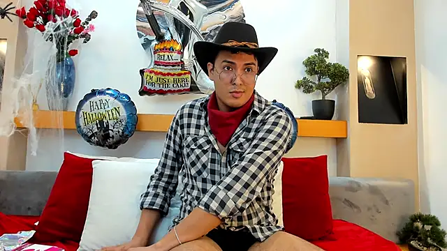 Snapshot of JohnBelRose chatting on October 2025 07:59:01 PM JohnBelRose online show from October 2025 07:59:01 PM