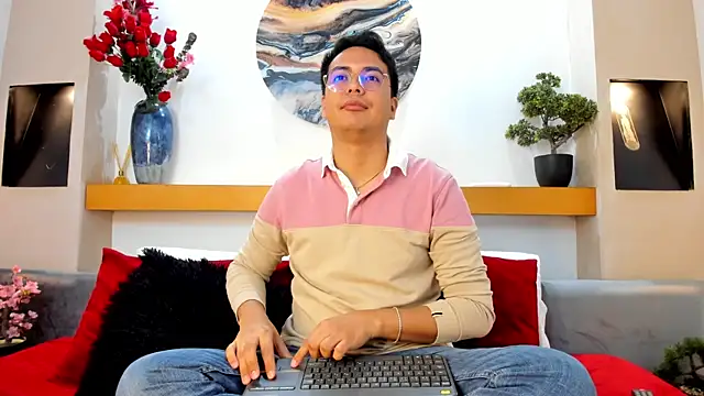 Snapshot of JohnBelRose chatting on November 2025 07:46:02 PM JohnBelRose online show from November 2025 07:46:02 PM