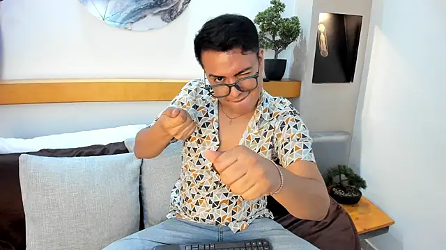 Snapshot of JohnBelRose chatting on November 2025 07:18:02 PM JohnBelRose online show from November 2025 07:18:02 PM