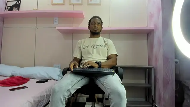 Snapshot of Stevenbrand chatting on November 2025 07:35:02 PM Stevenbrand online show from November 2025 07:35:02 PM