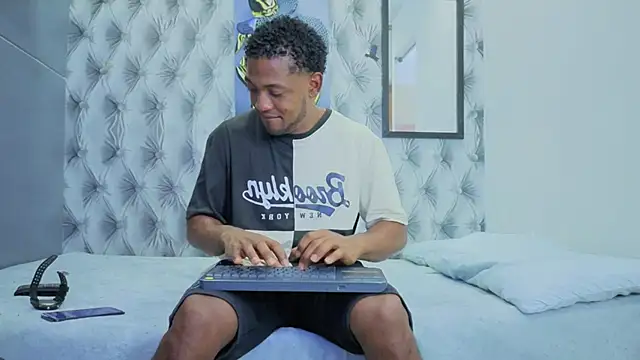 Snapshot of Stevenbrand chatting on November 2025 06:41:01 PM Stevenbrand online show from November 2025 06:41:01 PM