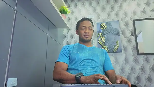 Snapshot of Stevenbrand chatting on November 2025 07:10:01 PM Stevenbrand online show from November 2025 07:10:01 PM