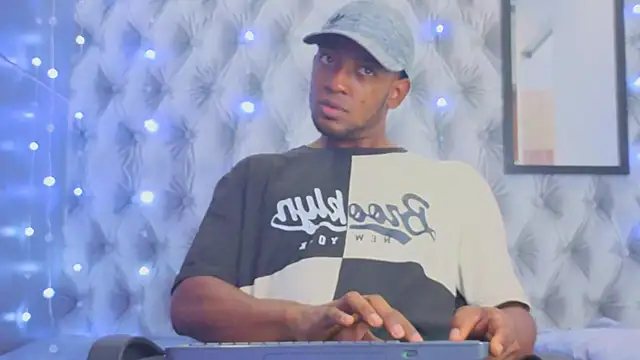 Snapshot of Stevenbrand chatting on November 2025 06:43:01 PM Stevenbrand online show from November 2025 06:43:01 PM