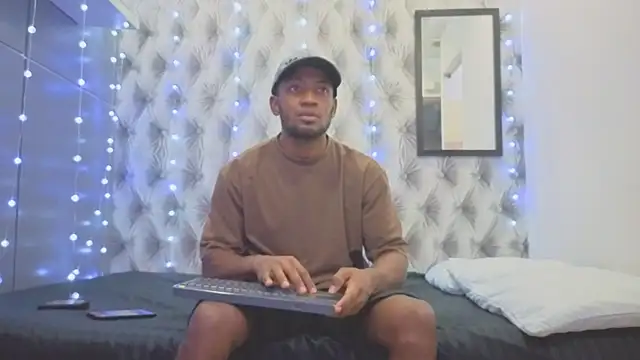 Snapshot of Stevenbrand chatting on December 2025 06:45:02 PM Stevenbrand online show from December 2025 06:45:02 PM