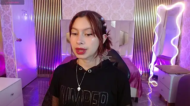 Snapshot of KATANA_TAY chatting on October 2025 12:09:01 PM KATANA TAY online show from October 2025 12:09:01 PM